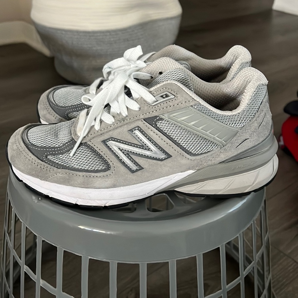 Women’s New Balance990 size 6.5US